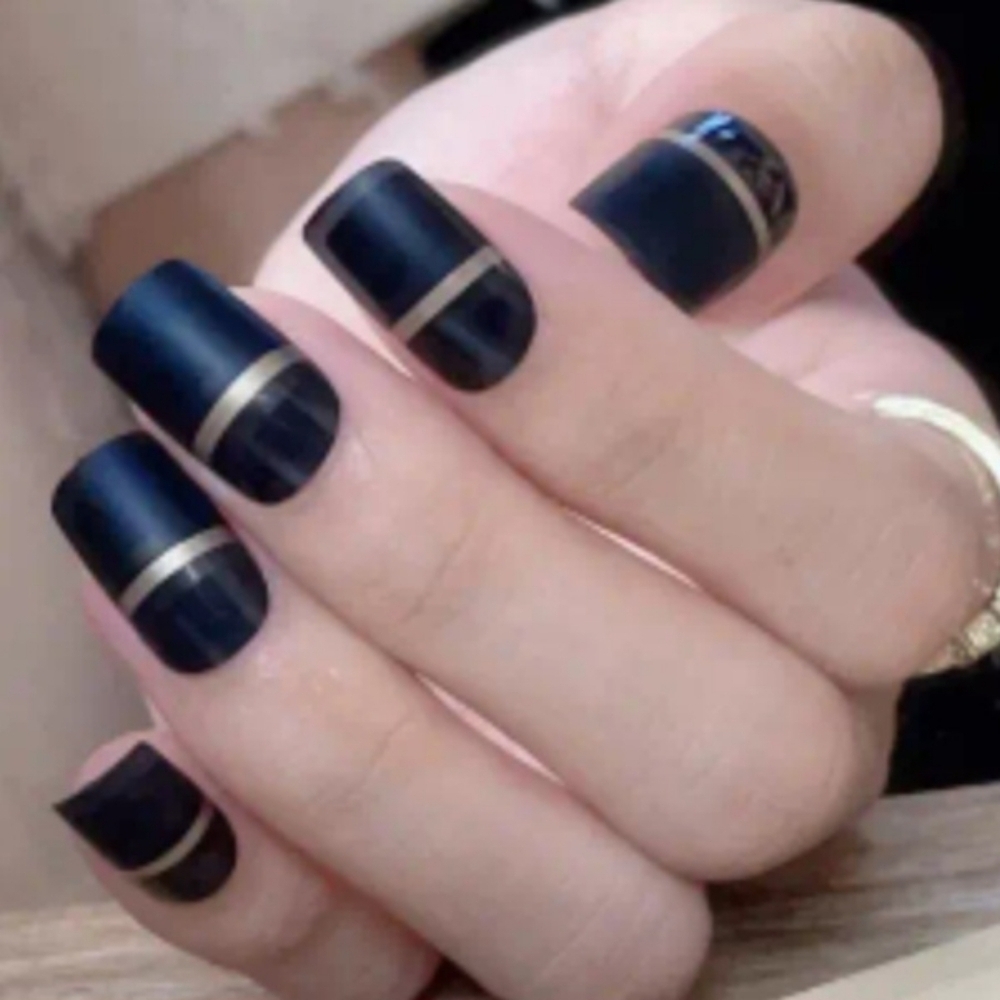 2/$16 Black Matte & Glossy  Press on Nails - Picture 9 of 15